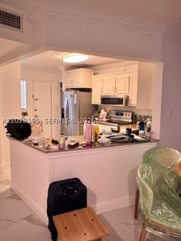 1680 NE 191st St 305-2, Miami, FL 33179