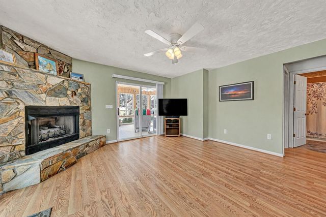 1768 Alean RD, Wirtz, VA 24184