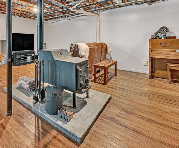 1768 Alean RD, Wirtz, VA 24184