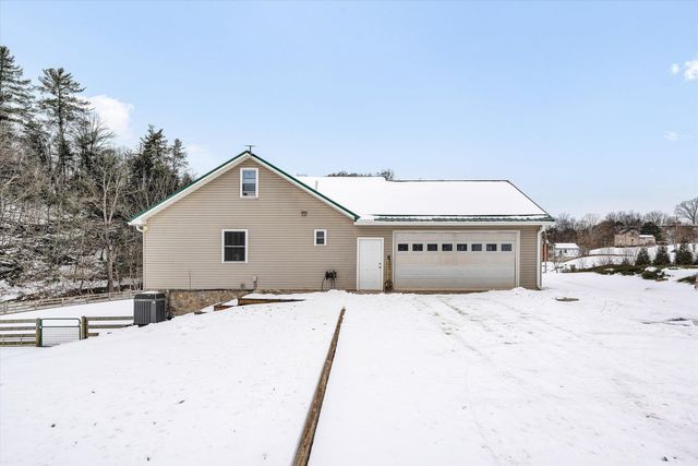 1768 Alean RD, Wirtz, VA 24184