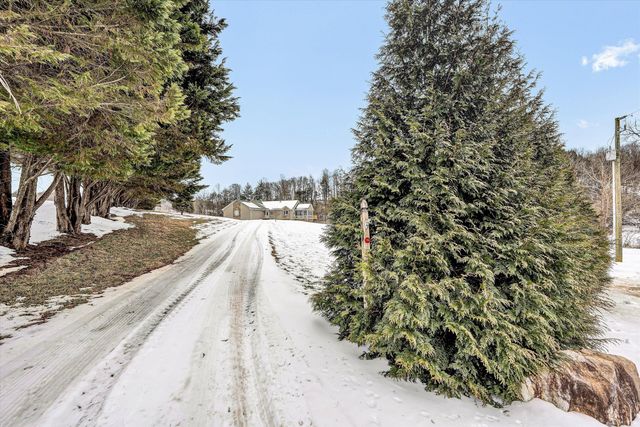 1768 Alean RD, Wirtz, VA 24184