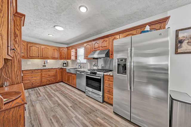 1768 Alean RD, Wirtz, VA 24184