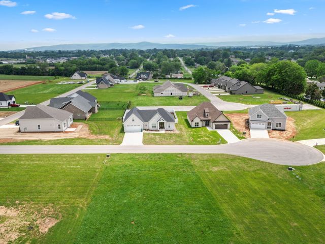 67 Summerset Dr, Winchester, TN 37398
