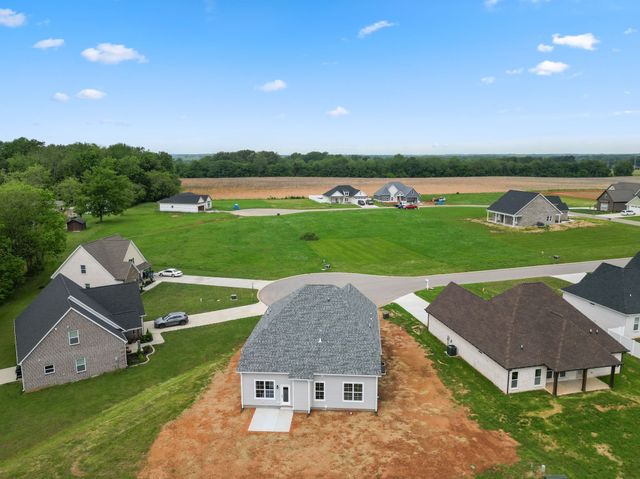 67 Summerset Dr, Winchester, TN 37398