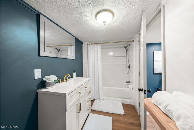 2771 W 230th Street, North Olmsted, OH 44070