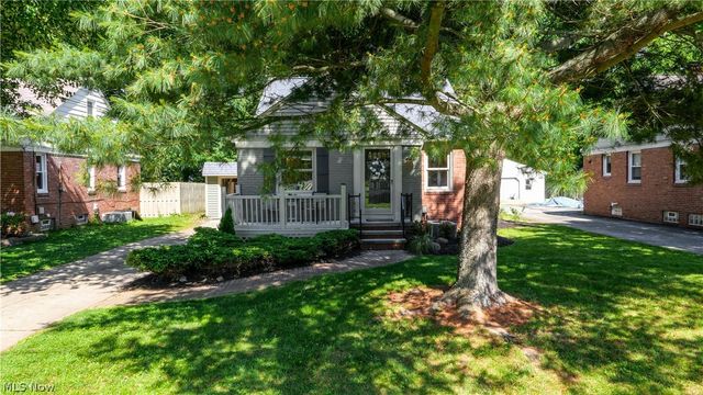 2771 W 230th Street, North Olmsted, OH 44070