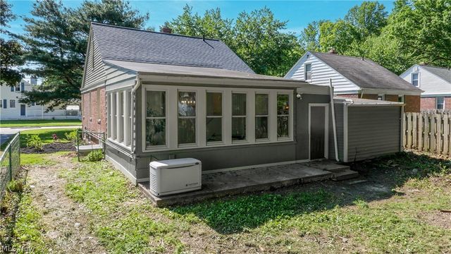 2771 W 230th Street, North Olmsted, OH 44070