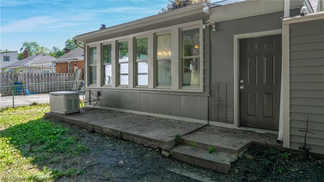 2771 W 230th Street, North Olmsted, OH 44070