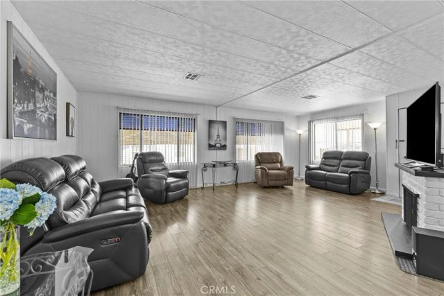 4000 Pierce 132, Riverside, CA 92505