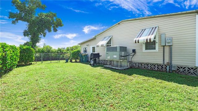 101 PINE KEY LN, Naples, FL 34114