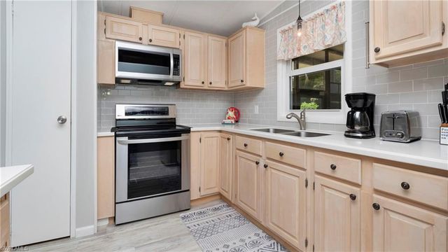 101 PINE KEY LN, Naples, FL 34114