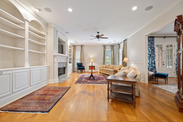 1634 LAUREL KNOLL CIR, Germantown, TN 38139