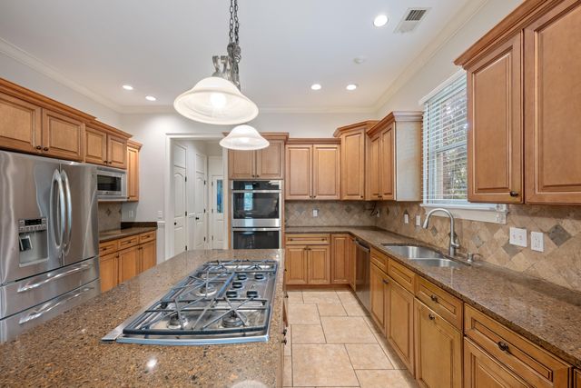 1634 LAUREL KNOLL CIR, Germantown, TN 38139