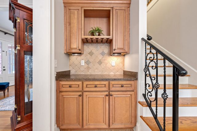 1634 LAUREL KNOLL CIR, Germantown, TN 38139