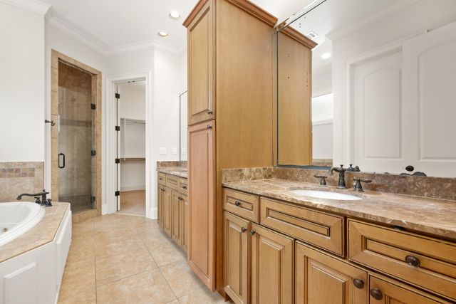 1634 LAUREL KNOLL CIR, Germantown, TN 38139