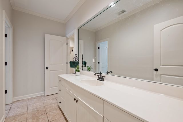 1634 LAUREL KNOLL CIR, Germantown, TN 38139
