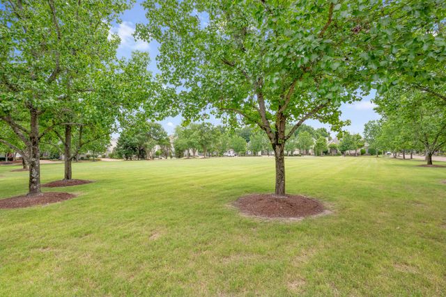 1634 LAUREL KNOLL CIR, Germantown, TN 38139