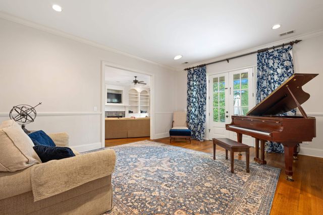 1634 LAUREL KNOLL CIR, Germantown, TN 38139