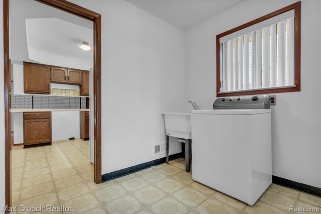 35656 Saxony Drive, Sterling Heights, MI 48310