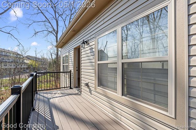 602 Pointe Drive, Walled Lake, MI 48390