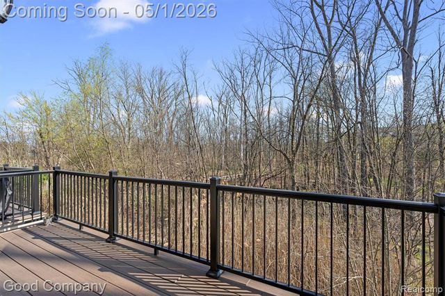 602 Pointe Drive, Walled Lake, MI 48390