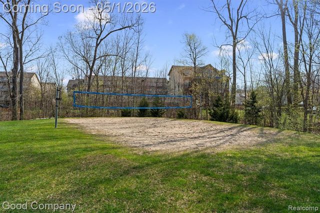 602 Pointe Drive, Walled Lake, MI 48390