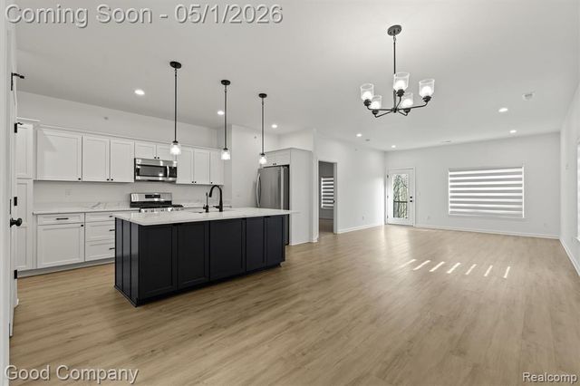 602 Pointe Drive, Walled Lake, MI 48390