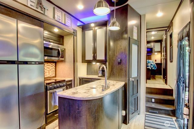 10 Riverside Drive, Deming, WA 98244