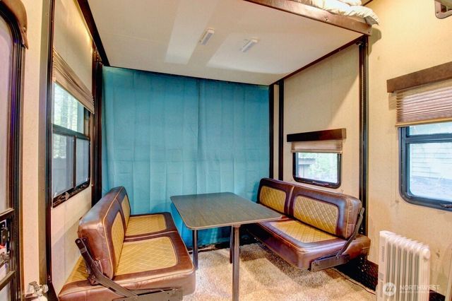 10 Riverside Drive, Deming, WA 98244