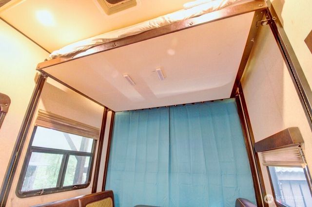 10 Riverside Drive, Deming, WA 98244