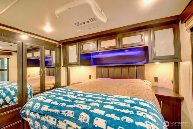 10 Riverside Drive, Deming, WA 98244