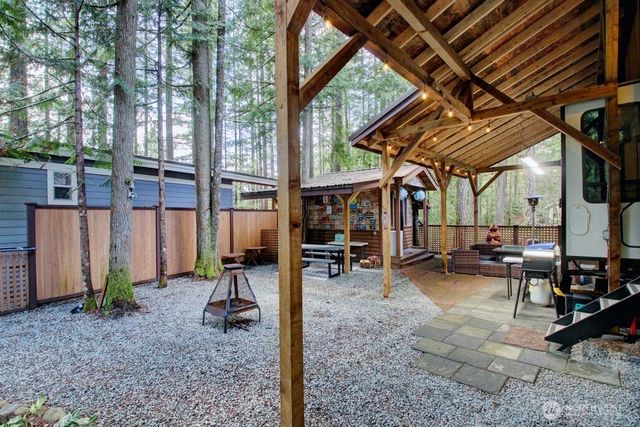 10 Riverside Drive, Deming, WA 98244