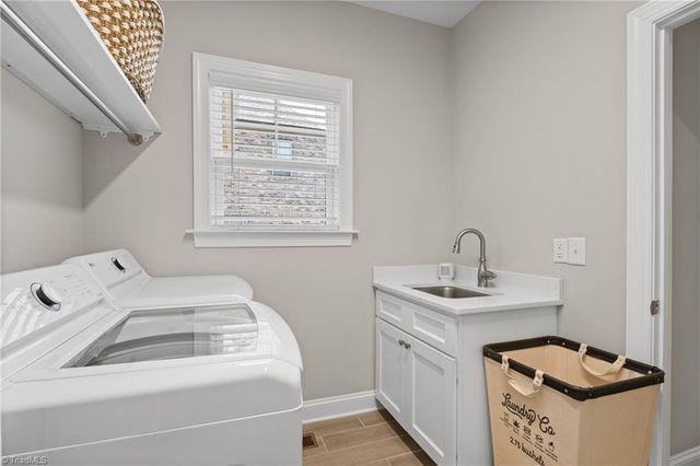 633 Ryder Cup Lane, Clemmons, NC 27012