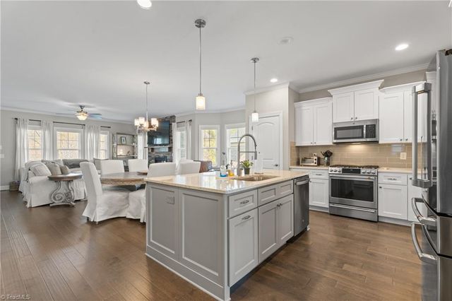 633 Ryder Cup Lane, Clemmons, NC 27012