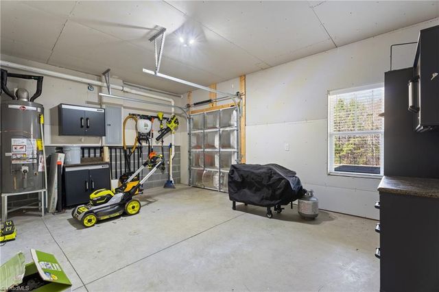 633 Ryder Cup Lane, Clemmons, NC 27012