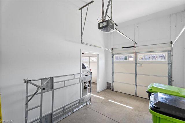 633 Ryder Cup Lane, Clemmons, NC 27012