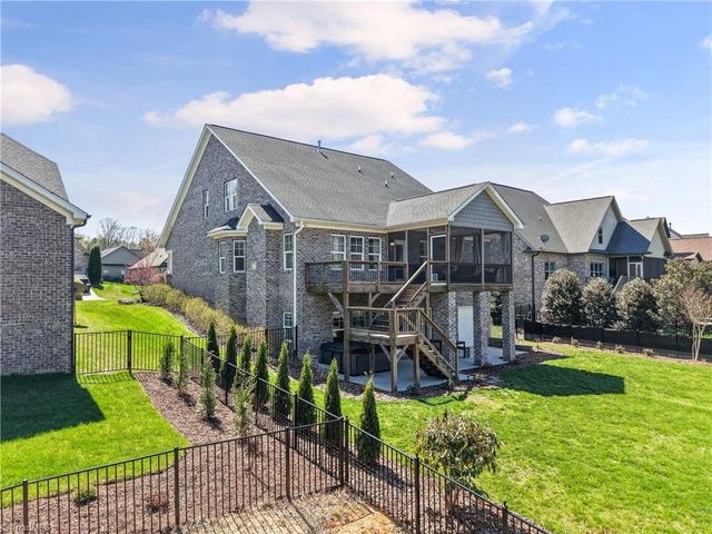 633 Ryder Cup Lane, Clemmons, NC 27012