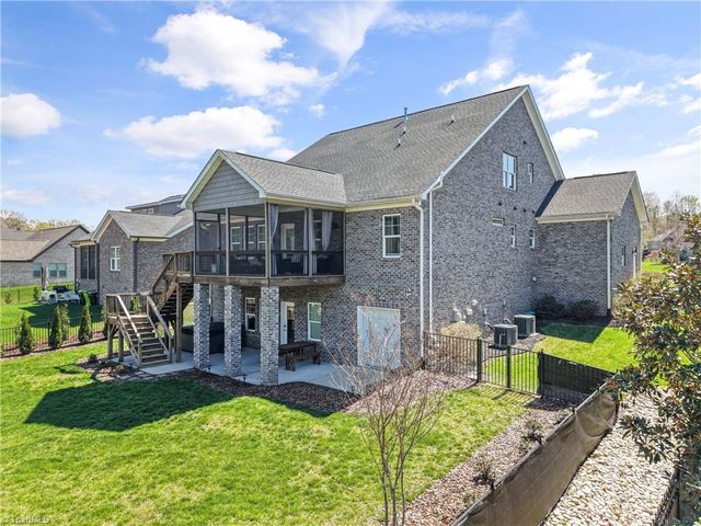 633 Ryder Cup Lane, Clemmons, NC 27012