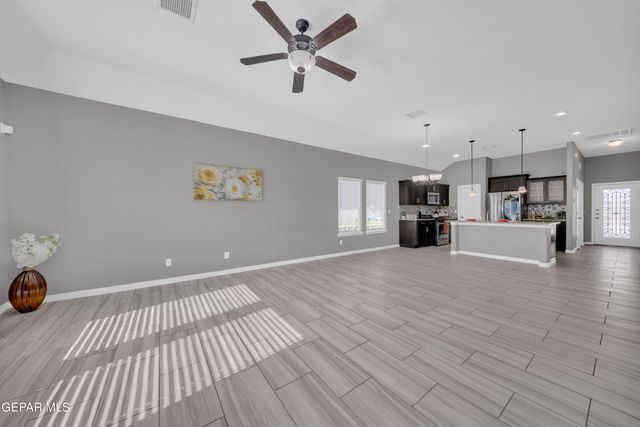 905 Betton Place, El Paso, TX 79915