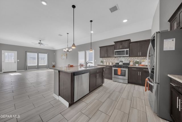 905 Betton Place, El Paso, TX 79915
