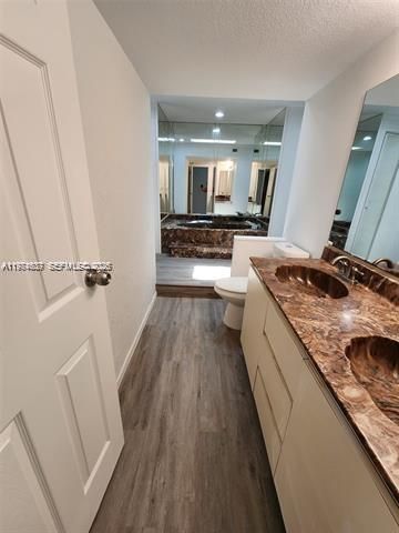 6900 NW 78th St, Tamarac, FL 33321