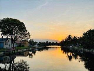 6900 NW 78th St, Tamarac, FL 33321