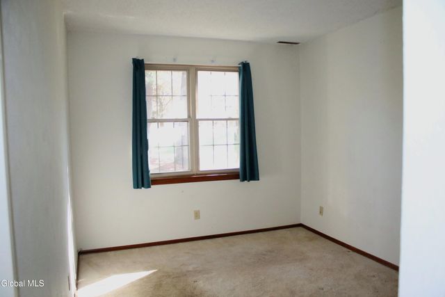 139 Monmouth Way 139, Halfmoon, NY 12065