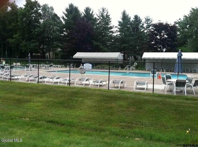 139 Monmouth Way 139, Halfmoon, NY 12065