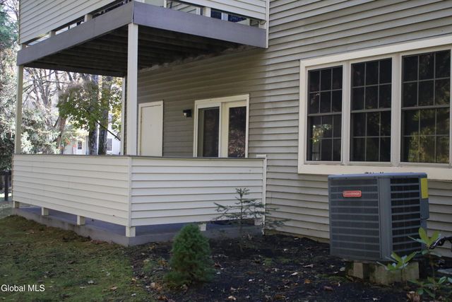 139 Monmouth Way 139, Halfmoon, NY 12065