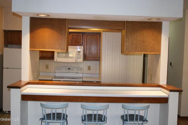 139 Monmouth Way 139, Halfmoon, NY 12065