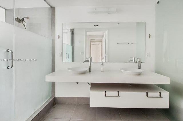 92 SW 3rd St 2510, Miami, FL 33130