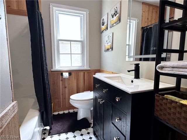 614 Hartzell Drive, Norton, OH 44203