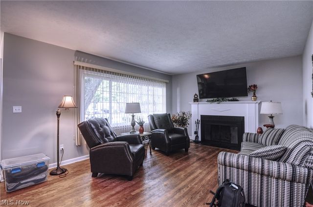 614 Hartzell Drive, Norton, OH 44203