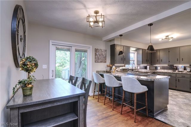 614 Hartzell Drive, Norton, OH 44203